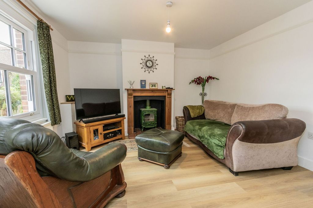 Property photo 2 of 19