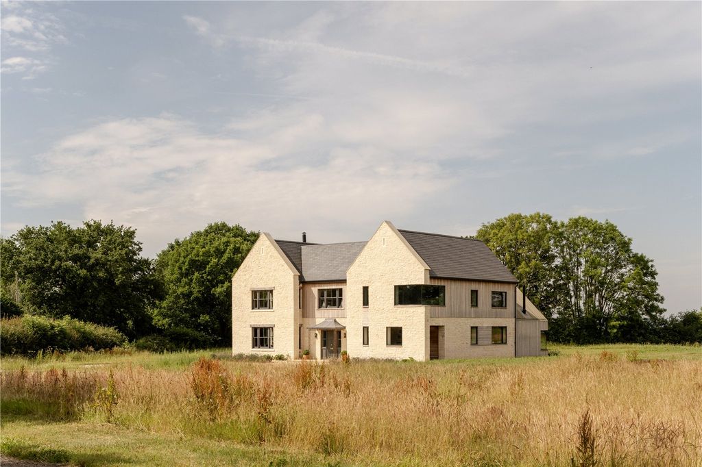 Property photo 1 of 34 Picture No. 54