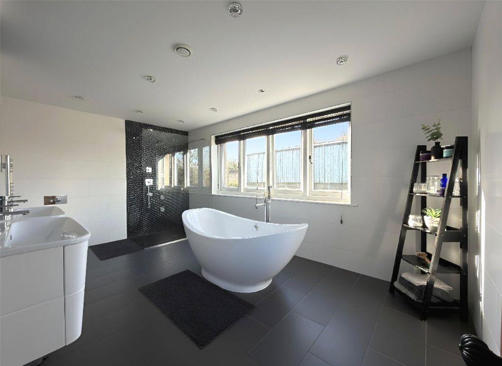 Property photo 3 of 5 Bathroom