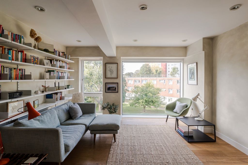 Property photo 1 of 20 312380 - Flat 2, 110-114 Grafton Road-17.Jpeg