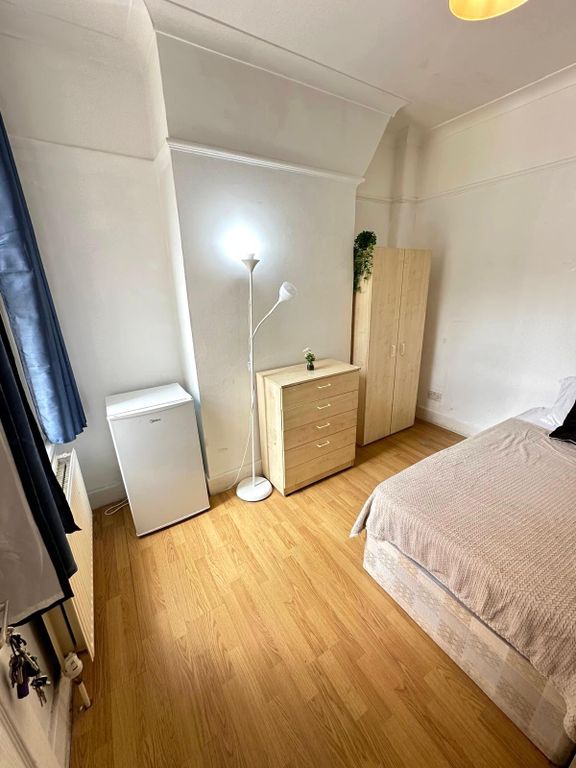 Property photo 2 of 6