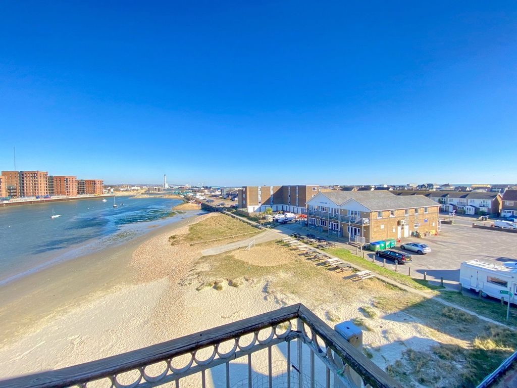 Property photo 2 of 15 Picture No. 11