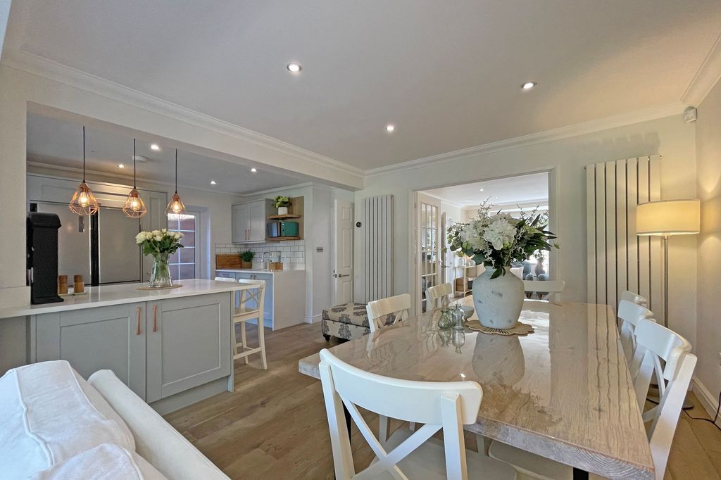 Property photo 3 of 30 Aragon Avenue, Nonsuch Estate, East Ewell