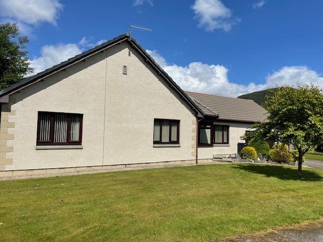Property photo 2 of 25