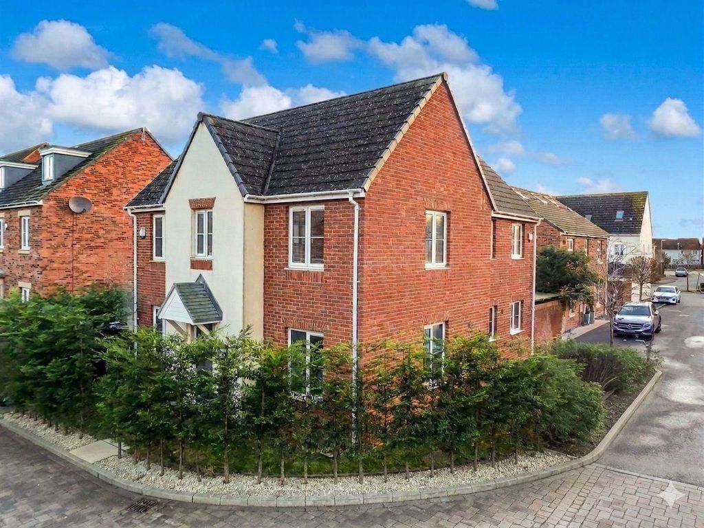 Property photo 2 of 19 05749Ef7-c75F-4428-9F9E-49A8Def2ba02.Jpg