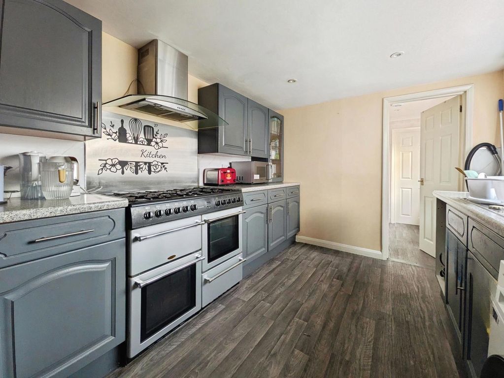 Property photo 3 of 9 Pbox-Img.Jpg