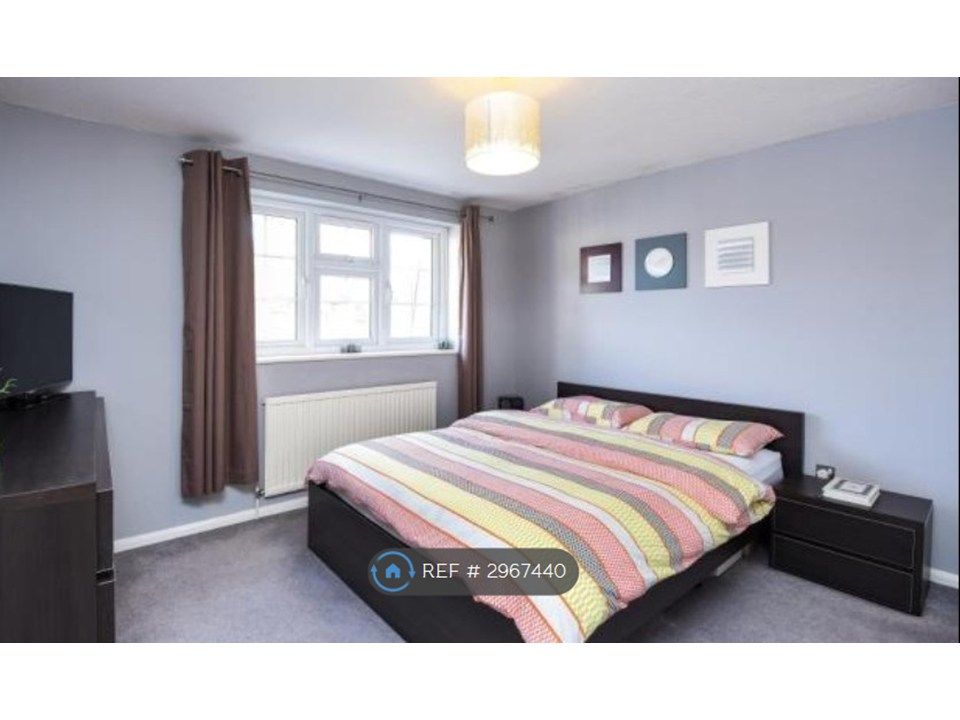 Property photo 1 of 10 Bedroom