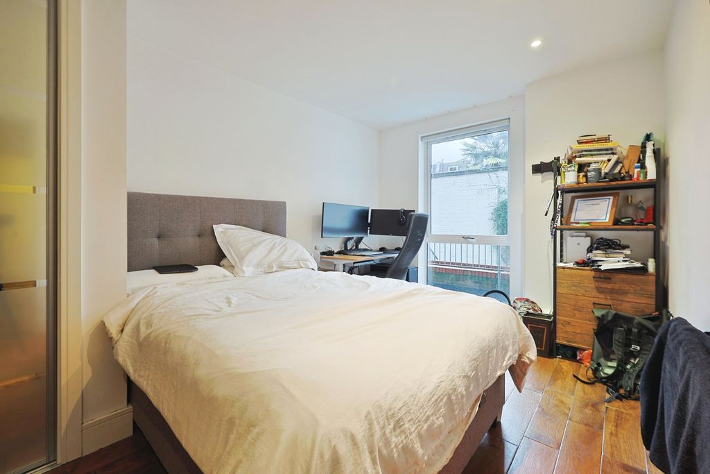 Property photo 3 of 15 Bedroom