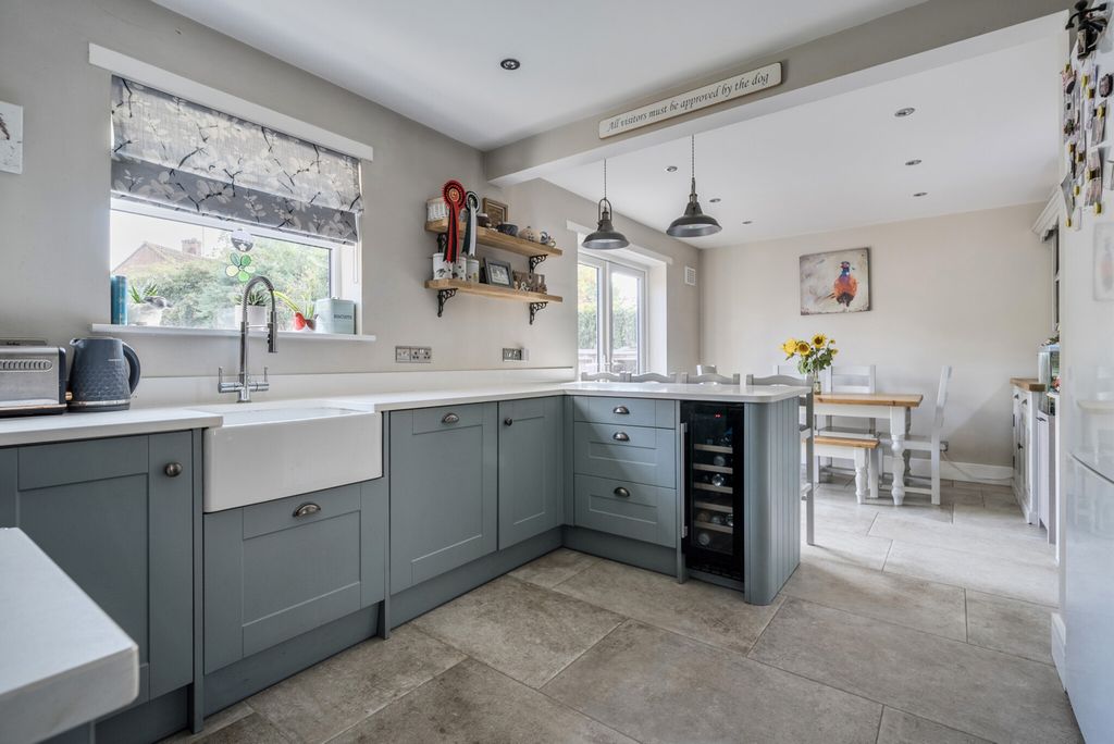 Property photo 2 of 24 1343268-8-68A5Fe4...
