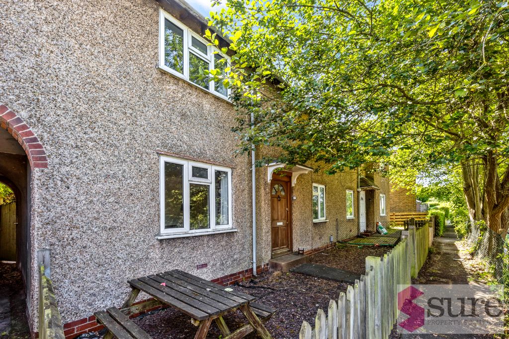 Property photo 1 of 19 The Crescent, 4-019