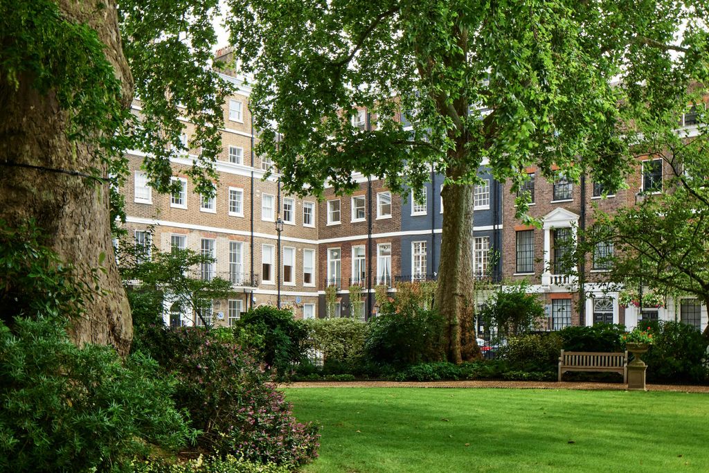 Property photo 3 of 6 Manchester_Square_Cormack_Advertising__Henry_Woide_005.Jpg