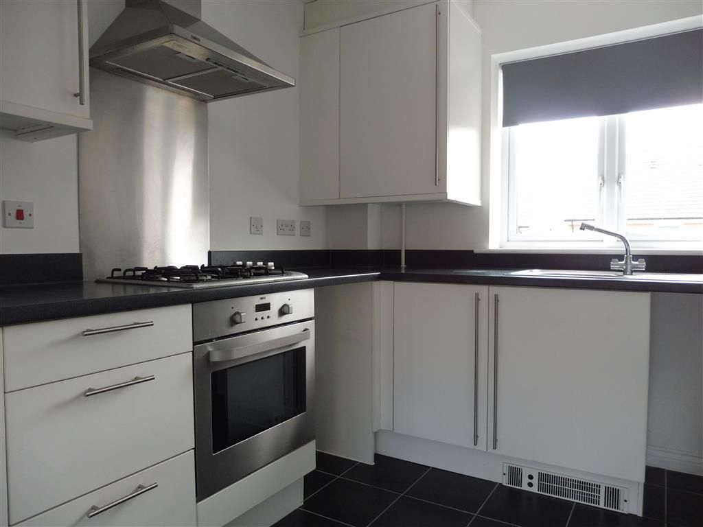 Property photo 3 of 8 Kitchen