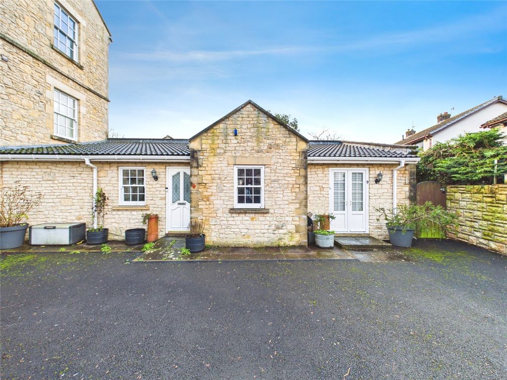 Property photo 2 of 15 Picture No. 14