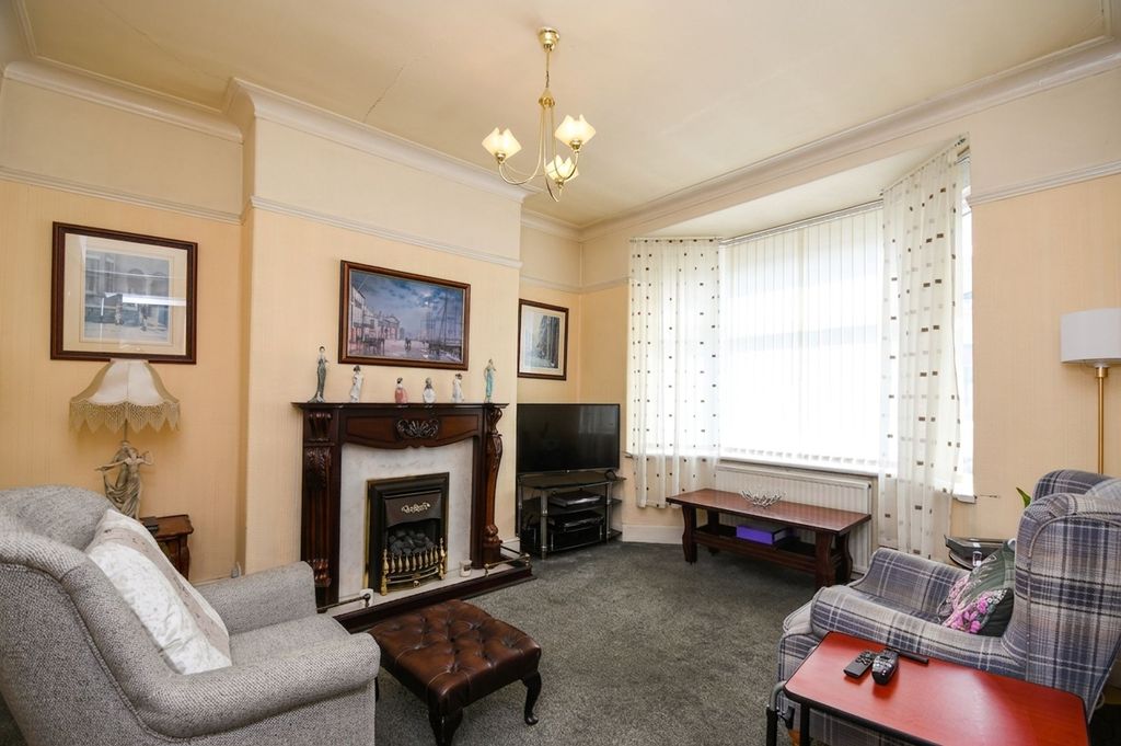 Property photo 2 of 12