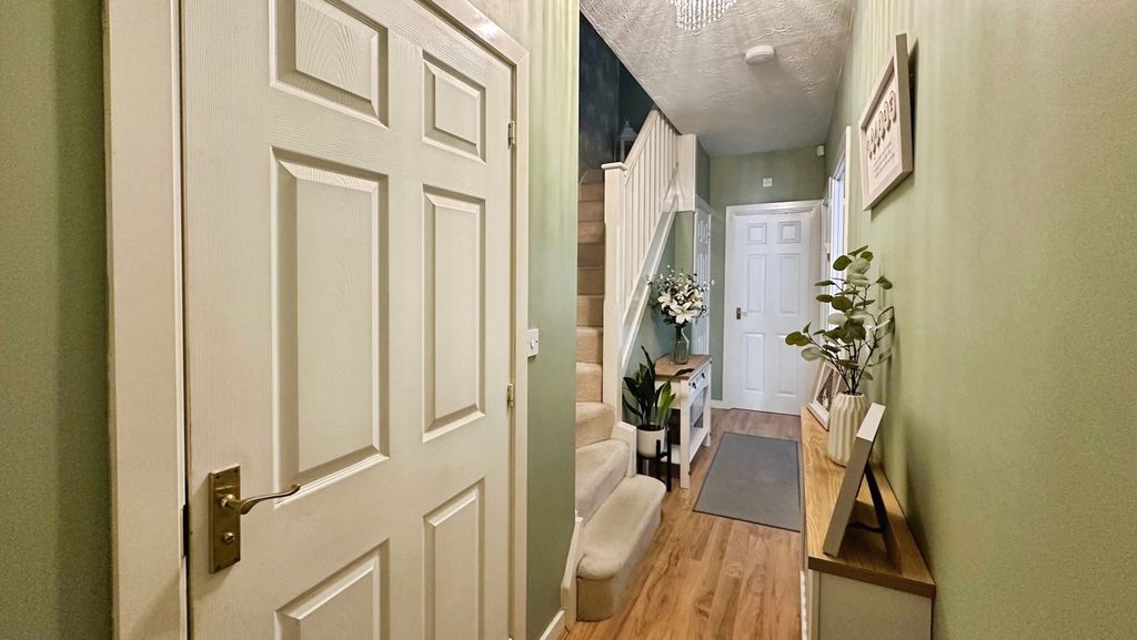 Property photo 2 of 32 Pbox-Img.Jpg