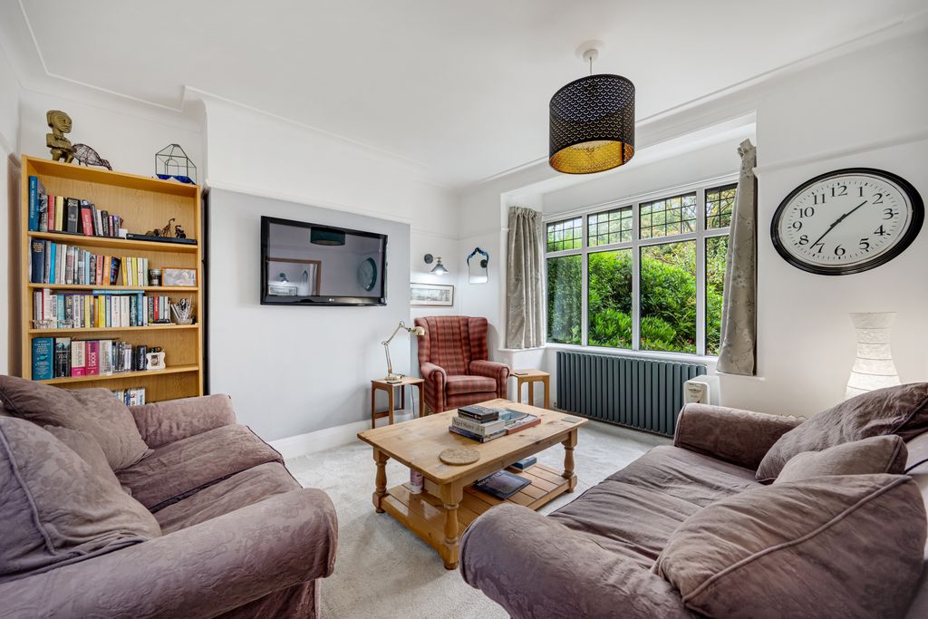 Property photo 3 of 30 Living Room