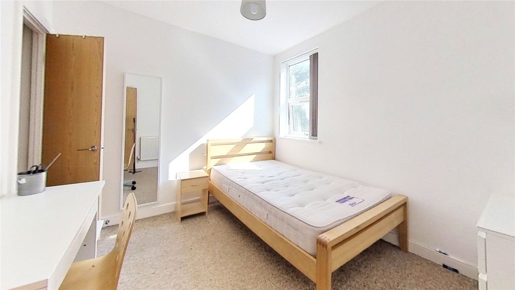 Property photo 2 of 8 Picture No. 09