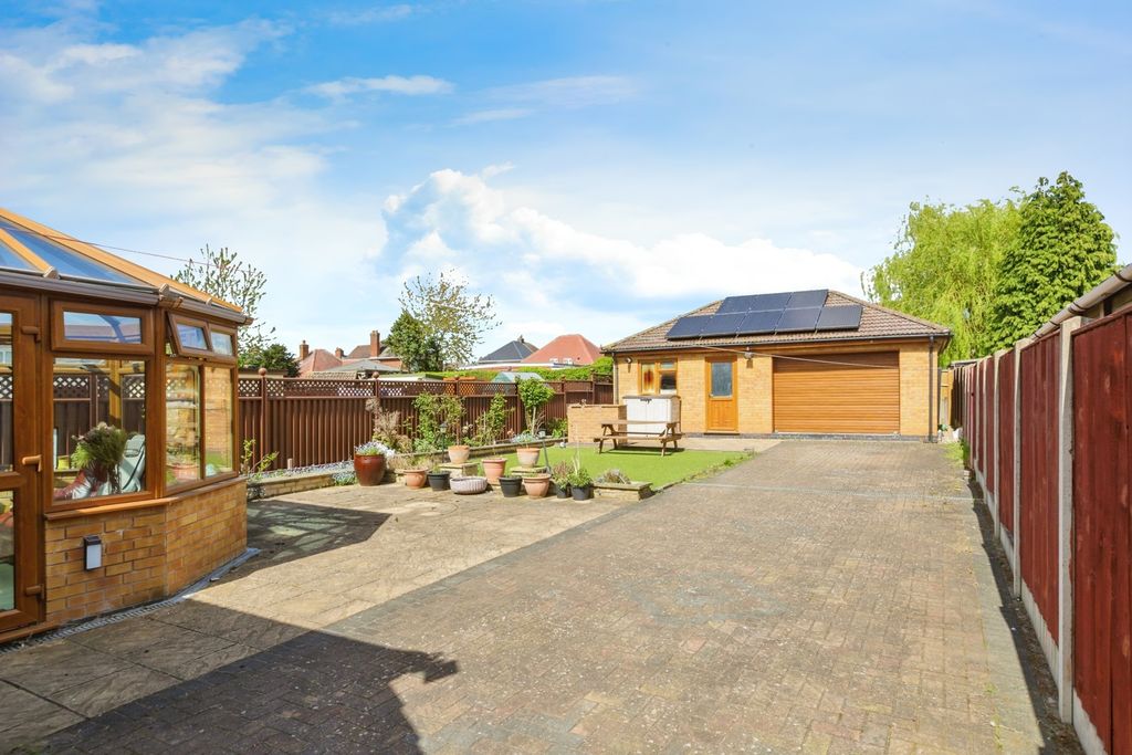 Property photo 2 of 16 Photo