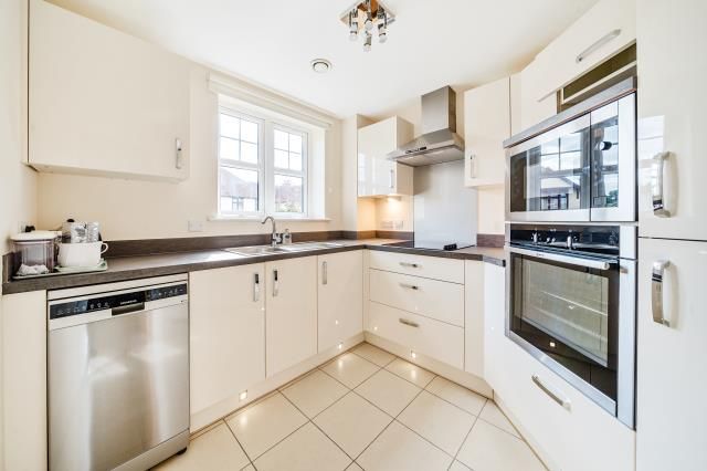 Property photo 2 of 10 Kitchen