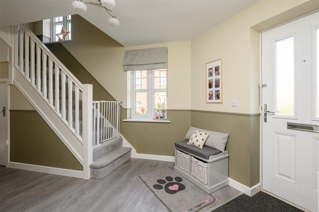 Property photo 2 of 20 Hallway