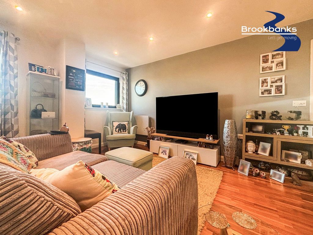 Property photo 3 of 16
