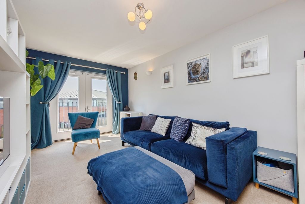 Property photo 2 of 20 Pbox-Img.Jpg