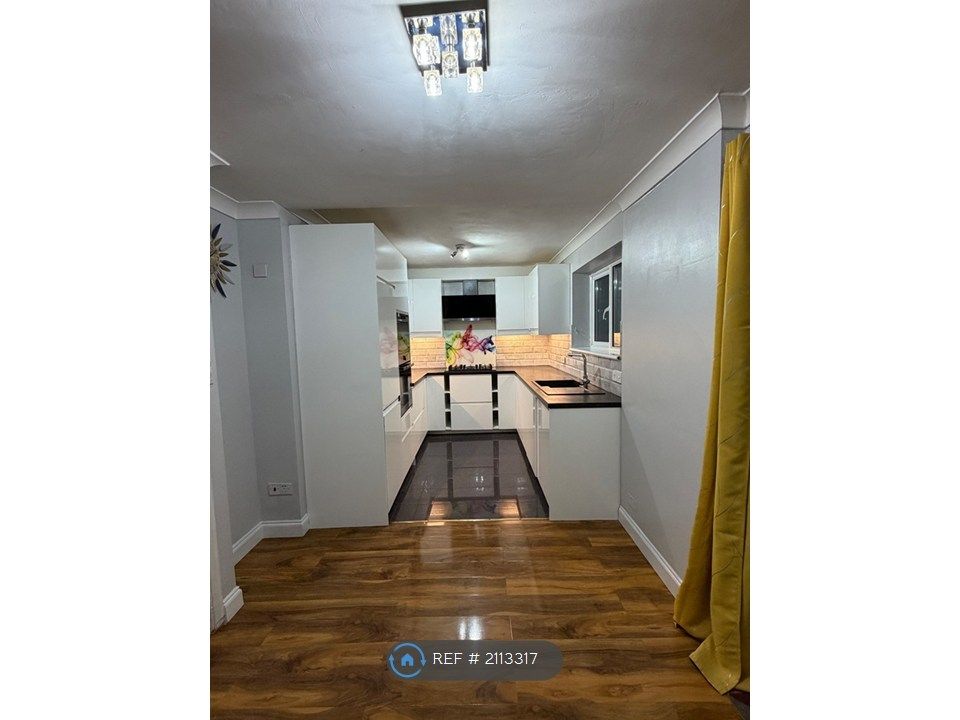 Property photo 3 of 32