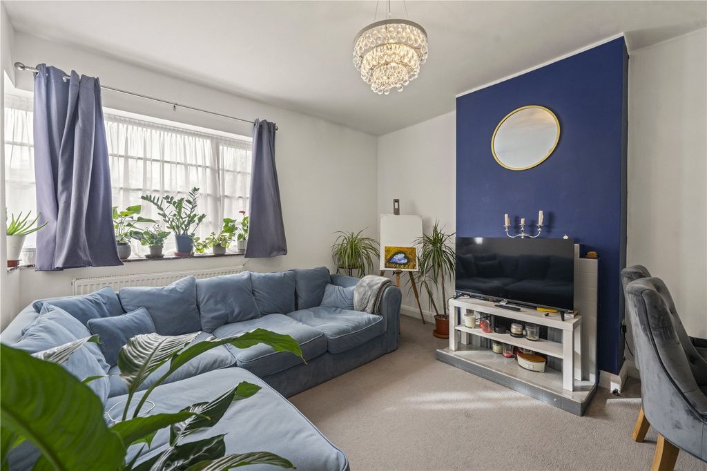 Property photo 2 of 6 Picture No. 12