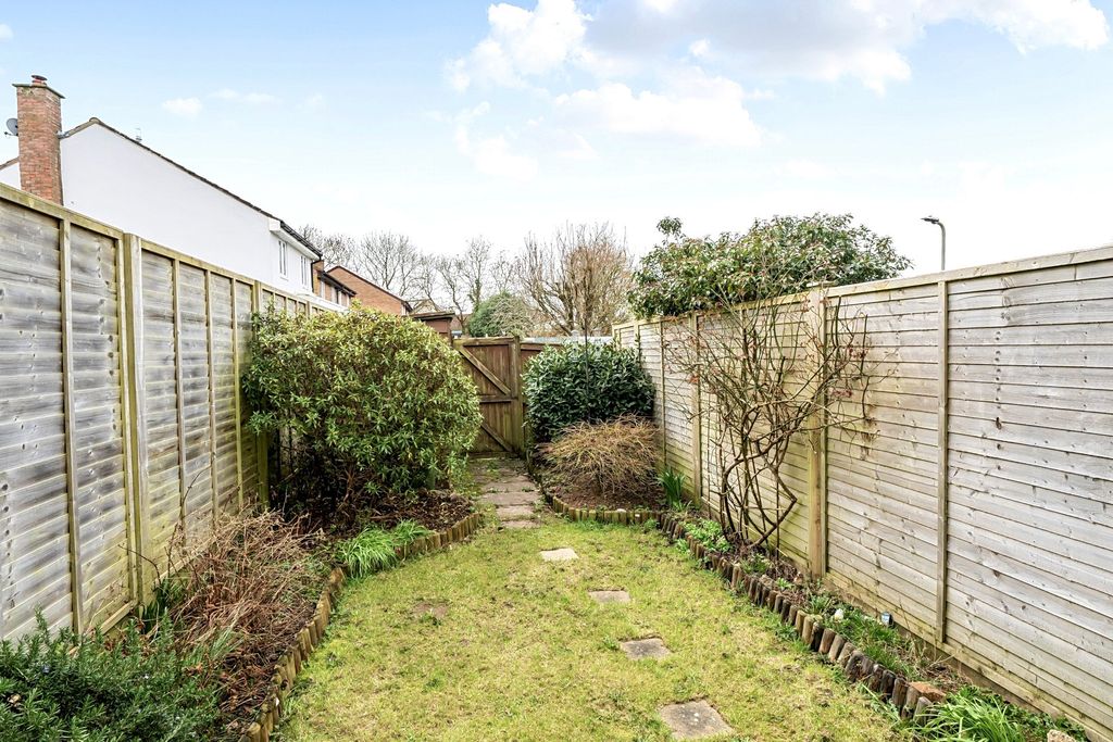 Property photo 2 of 22 Garden