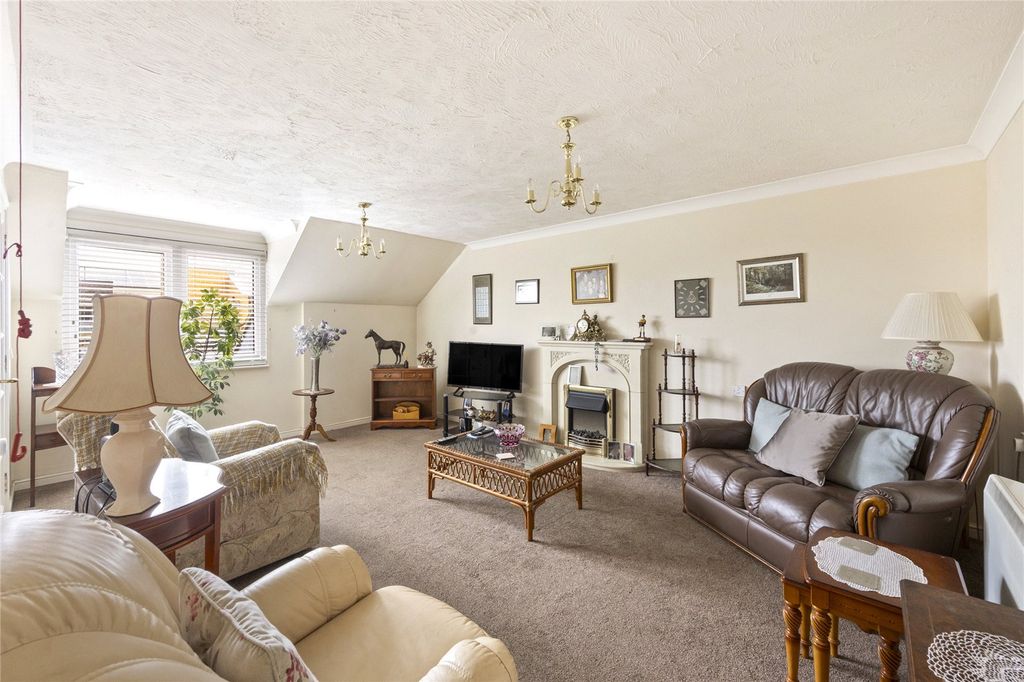 Property photo 2 of 14 Picture No. 15