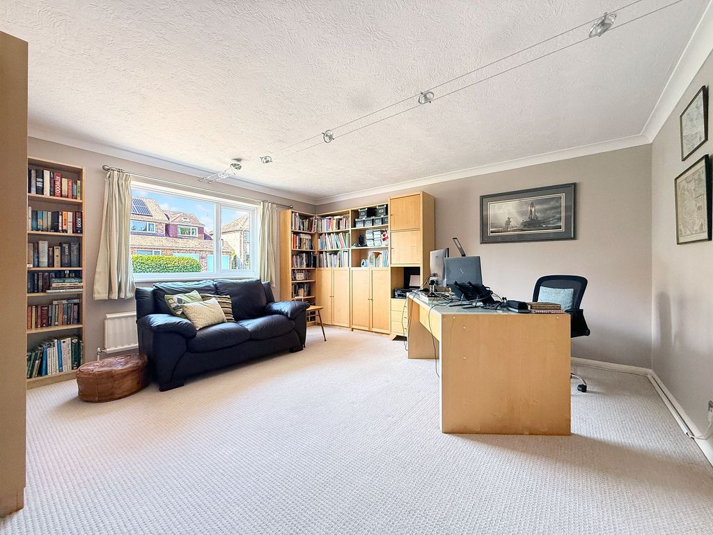Property photo 3 of 18