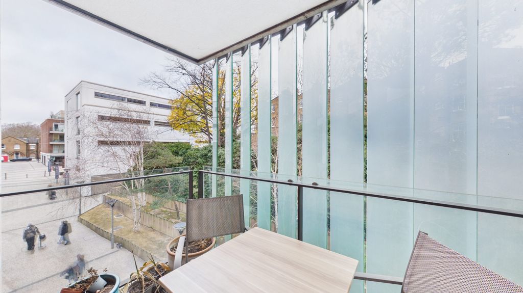 Property photo 1 of 33 Picture No. 01