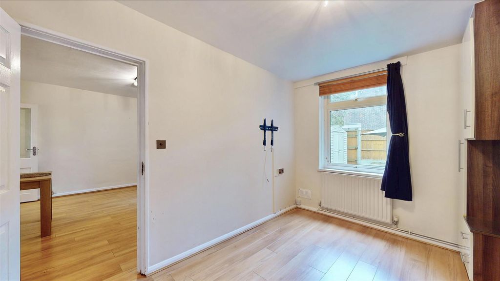 Property photo 3 of 17 6-Jetstar-Way-01112026_211044.Jpeg