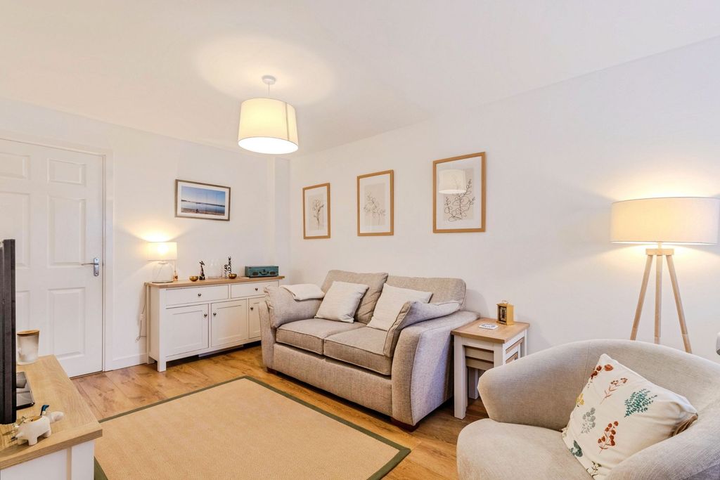 Property photo 2 of 14 Livingroom2