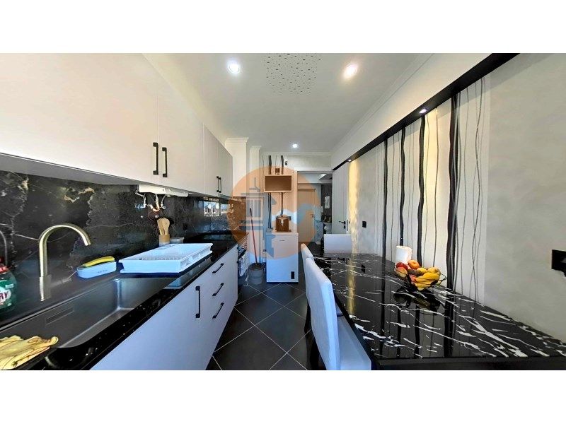 Property photo 3 of 36