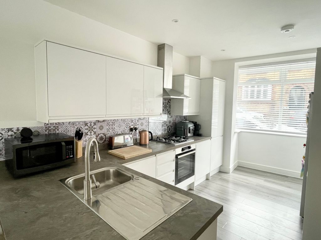 Property photo 3 of 23