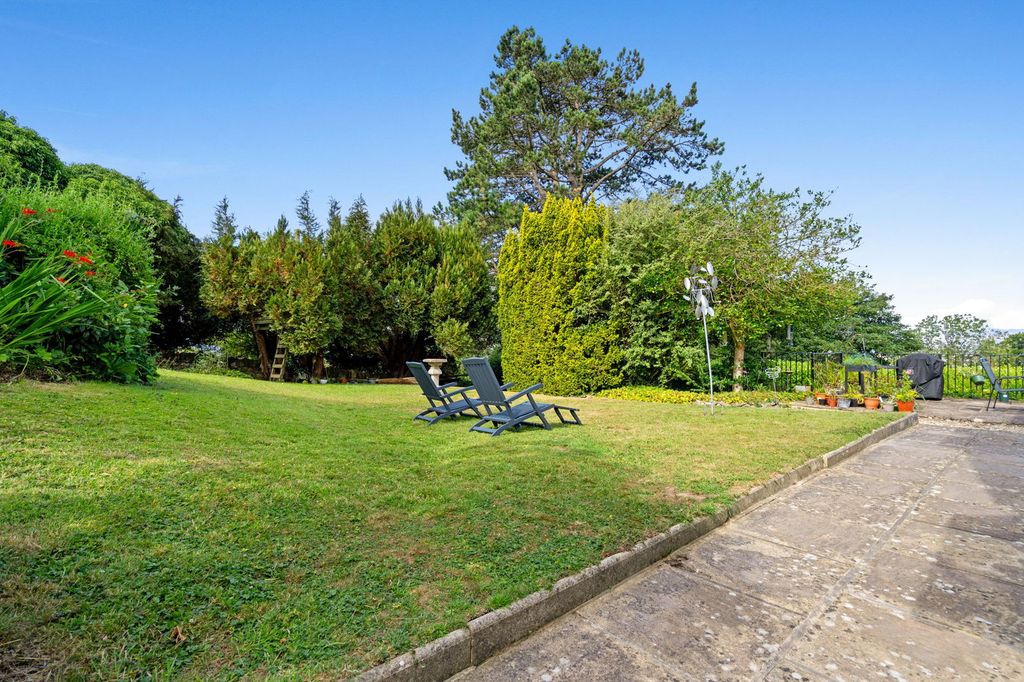 Property photo 3 of 26