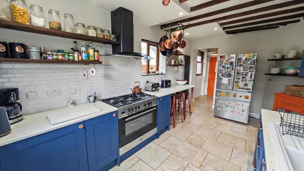 Property photo 2 of 19 Kitchen