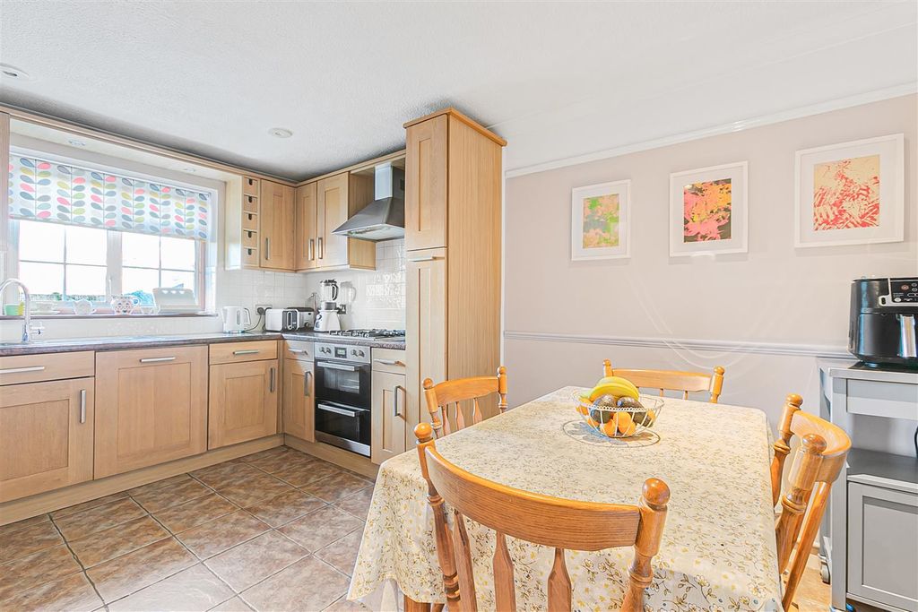 Property photo 2 of 17 16_68521.Jpg