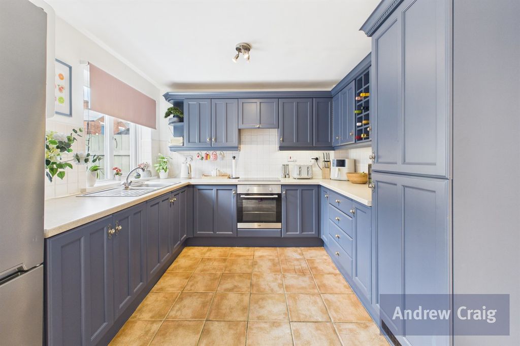 Property photo 3 of 18 Kitchen/Diner