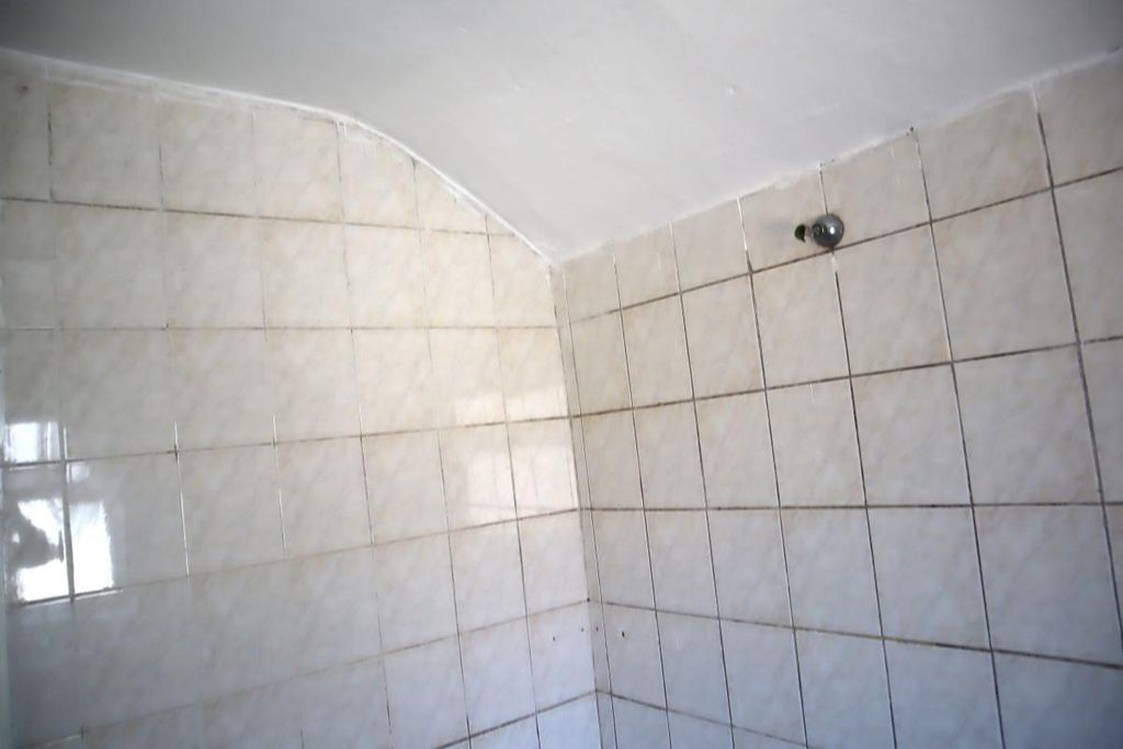 Property photo 2 of 40