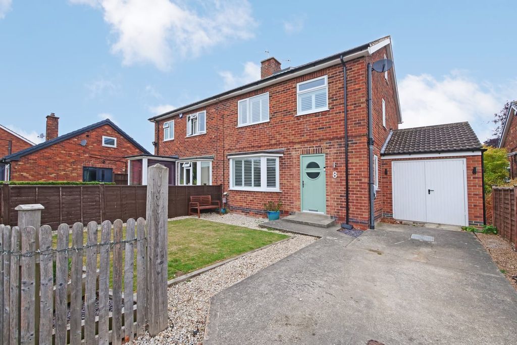 Property photo 1 of 34