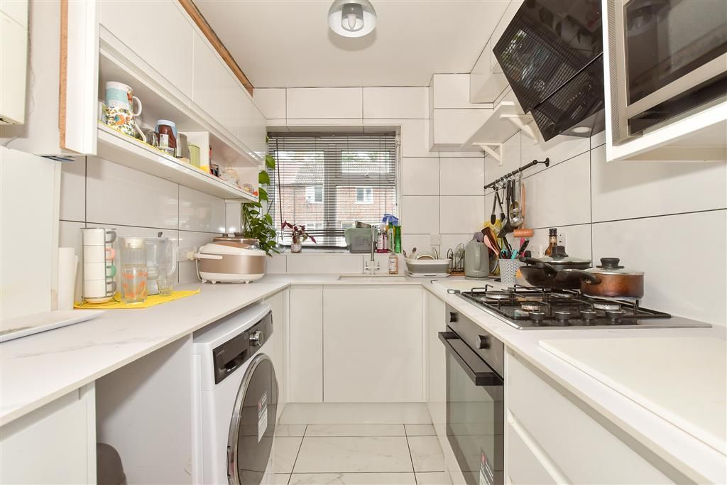 Property photo 3 of 6 Kitchen