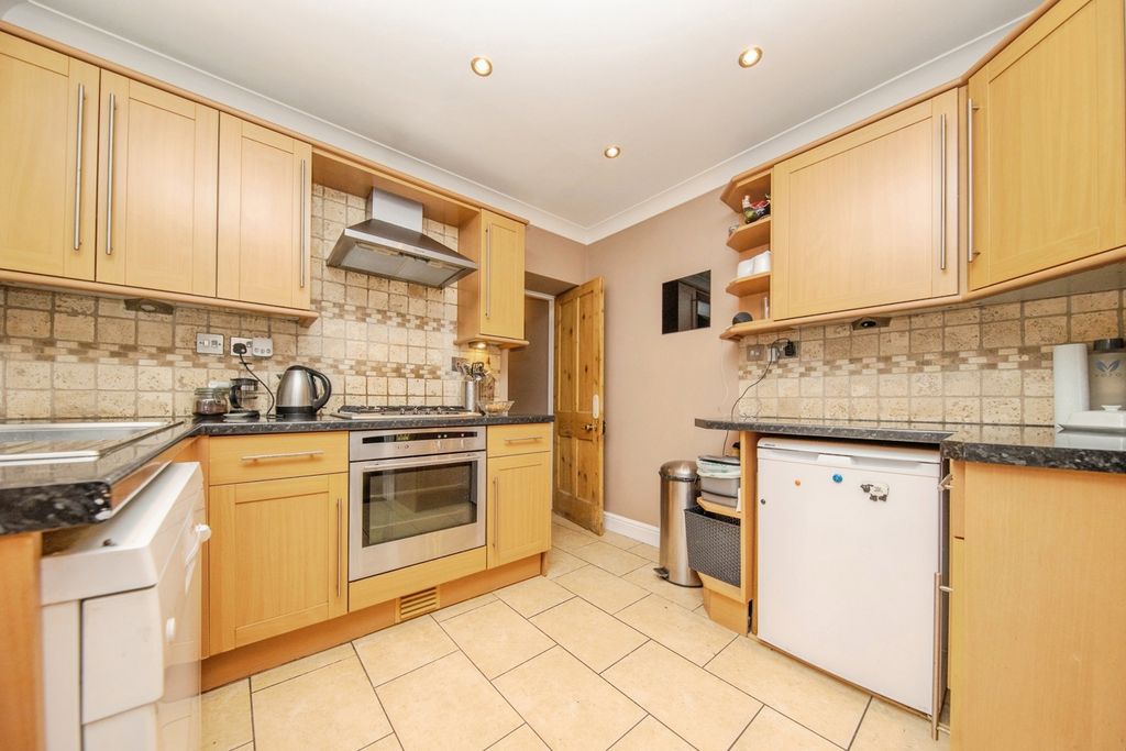 Property photo 3 of 19 Pbox-Img.Jpg
