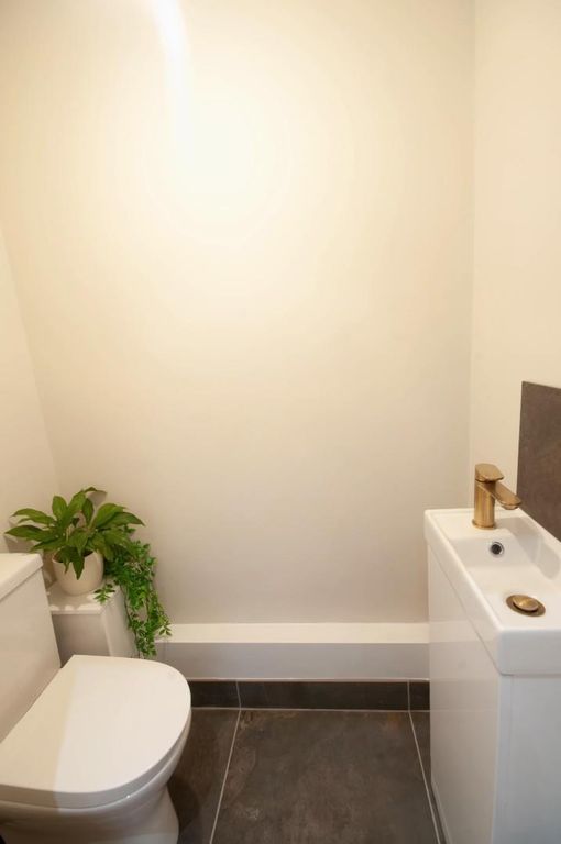 Property photo 3 of 38 WC