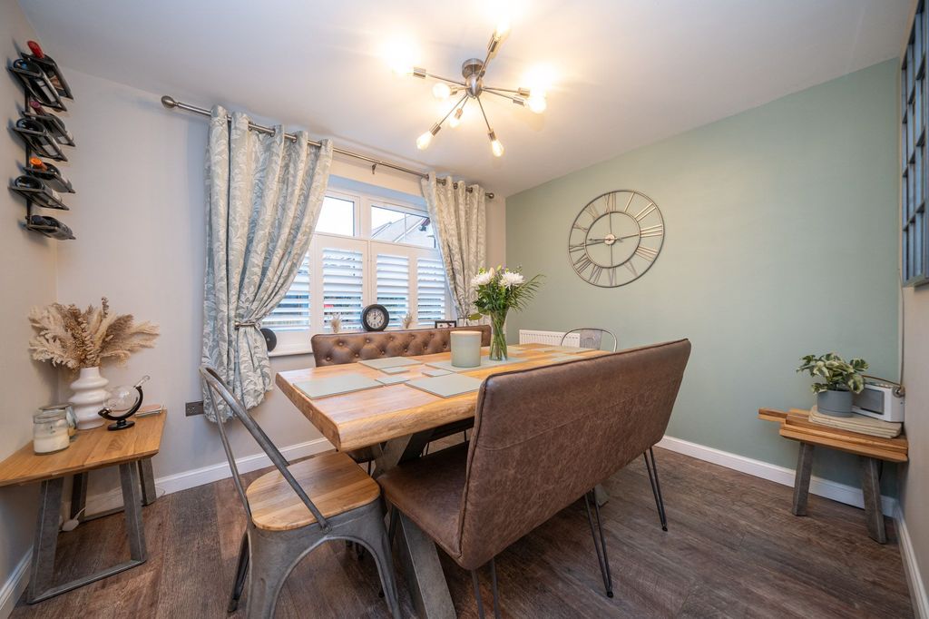 Property photo 3 of 31