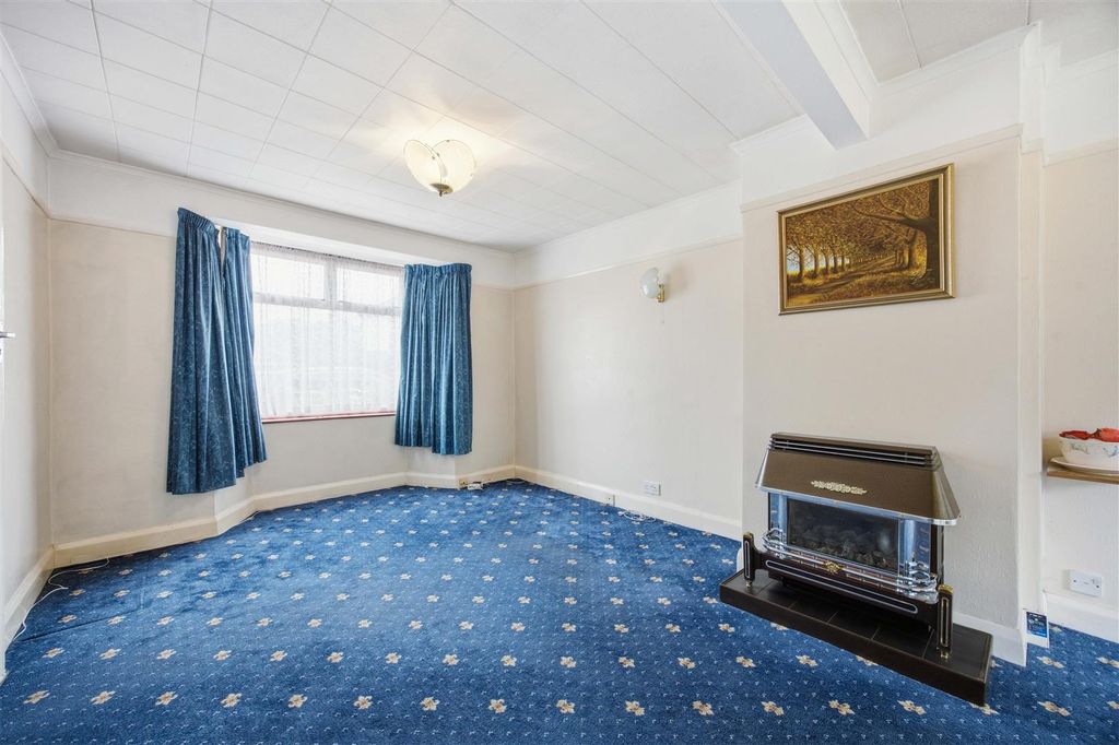 Property photo 3 of 14 Living/Dining Room