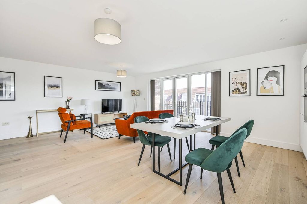 Property photo 3 of 21