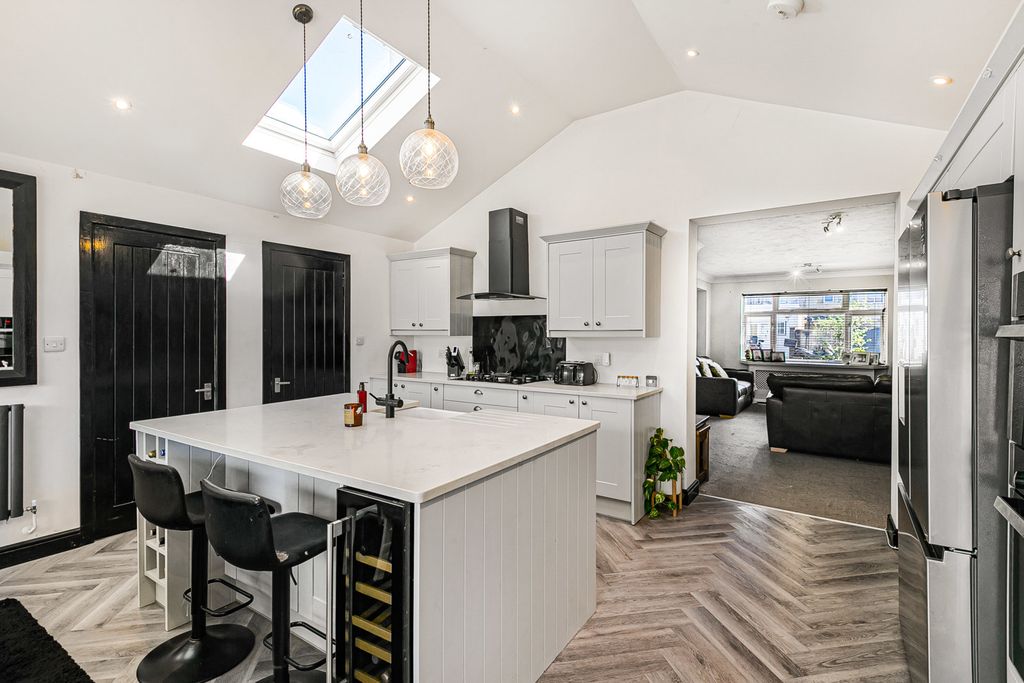 Property photo 2 of 17 Kitchen