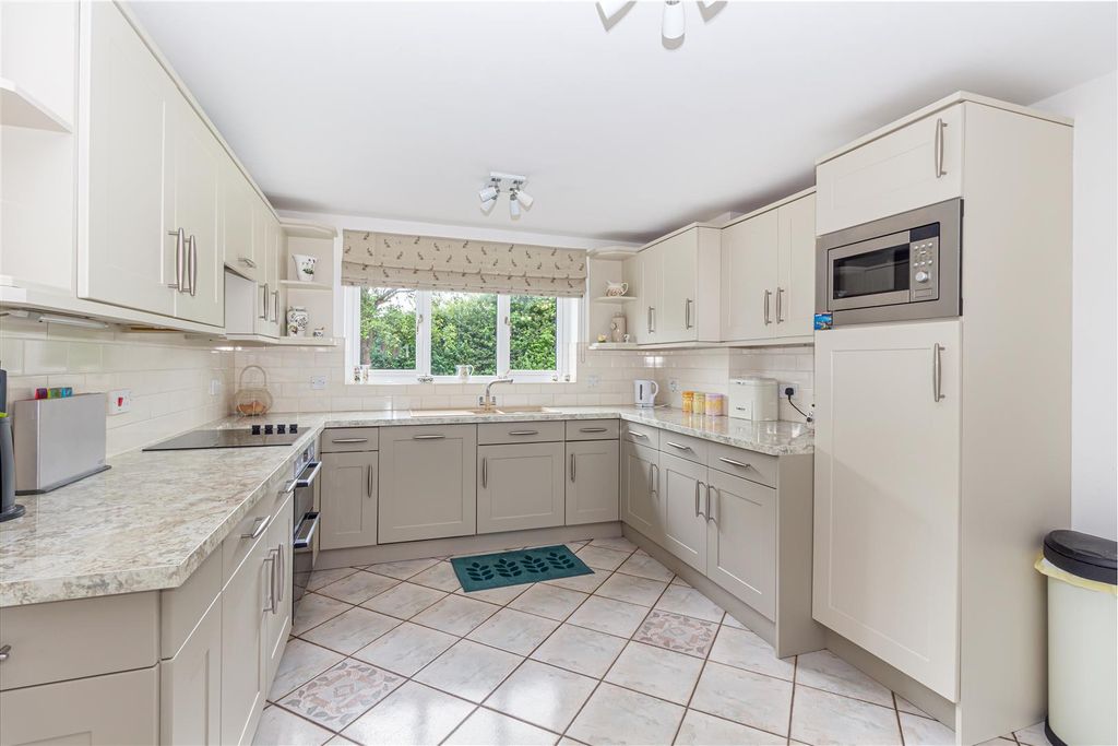 Property photo 2 of 40 Kitchen-1.Jpg